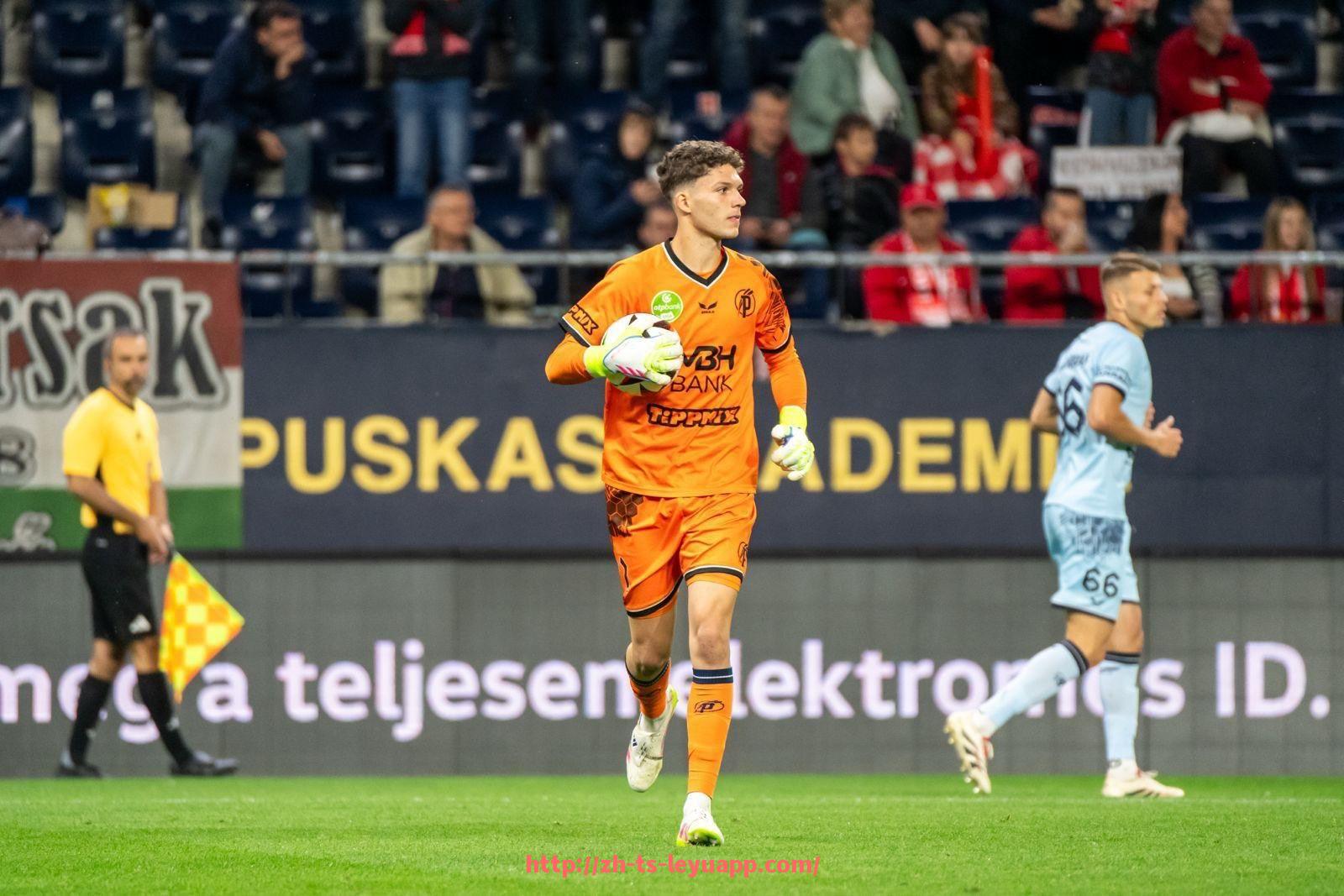 乐鱼体育入口-英超各球队的关注度与球迷支持情况分析