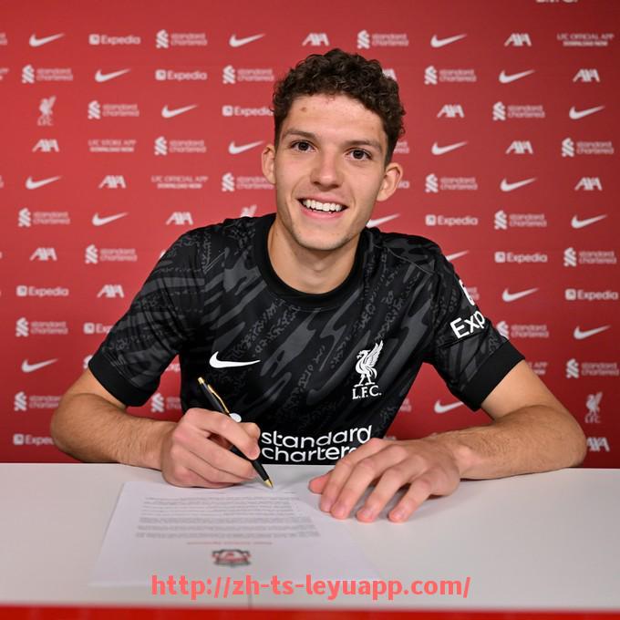 乐鱼体育入口-世俱杯各阶段比赛失误来源分类研究:从技术动作到战术理解的差异